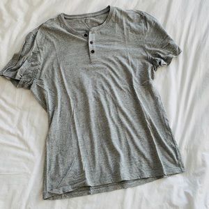 GAP - Men’s Short-Sleeve Tee - Large